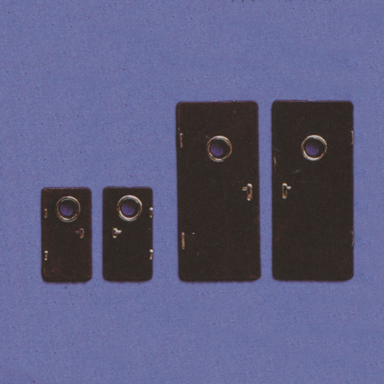 Klick zeigt Details von Tür mit Bullauge, Anschlag links, Kunststoff, schwarz, M 1:50